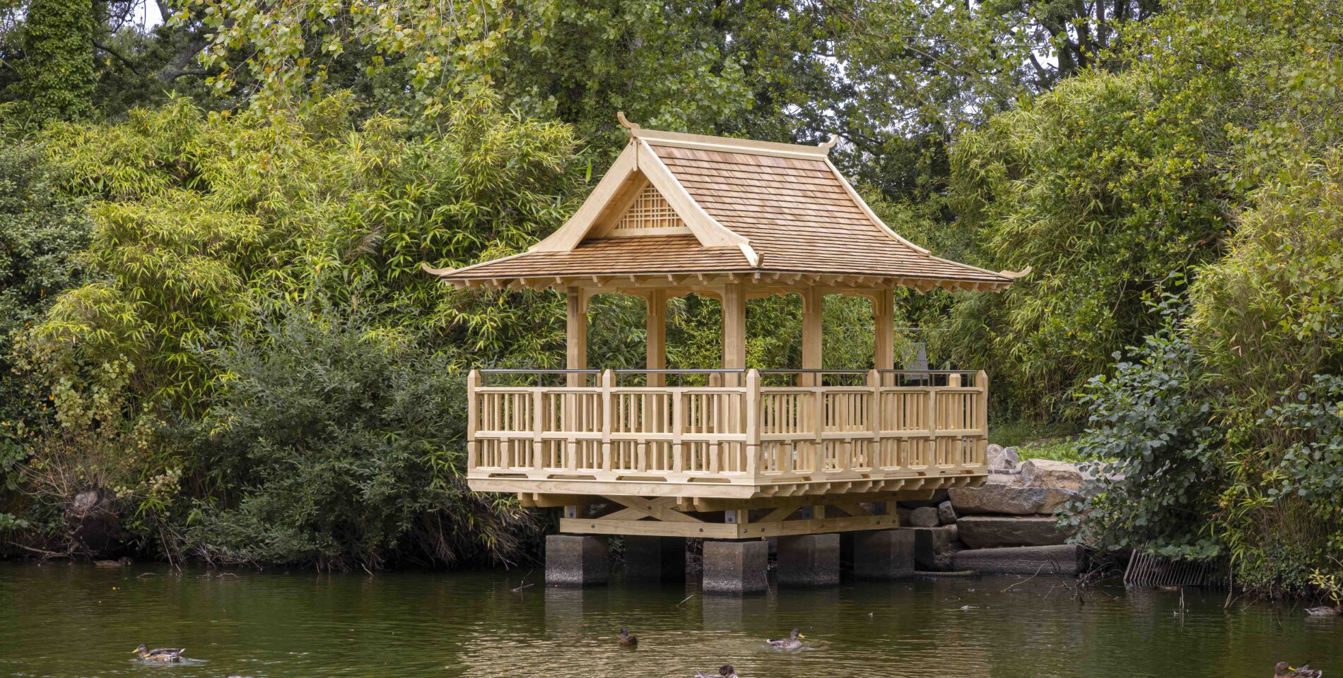 Pavillon de pêche japonais du parc de Sausmarez