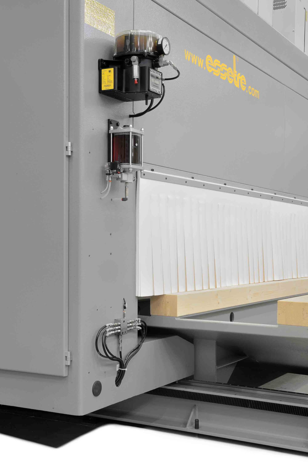 Centre de taille CLT et panneaux Essetre Techno Multiwall 3