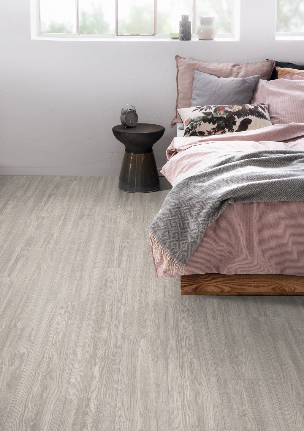 Lame de sol stratifié hydrofuge EGGER Light Grey Soria Oak 5