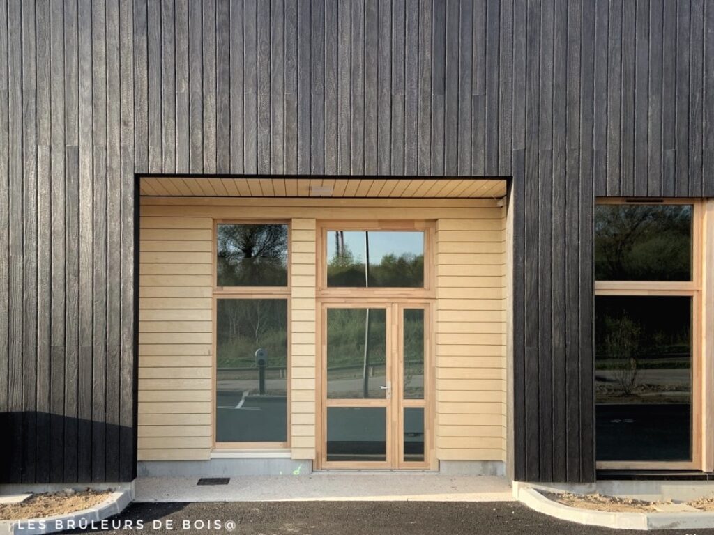 ESTER'UP à Limoges : un bardage bois brûlé en Accoya
