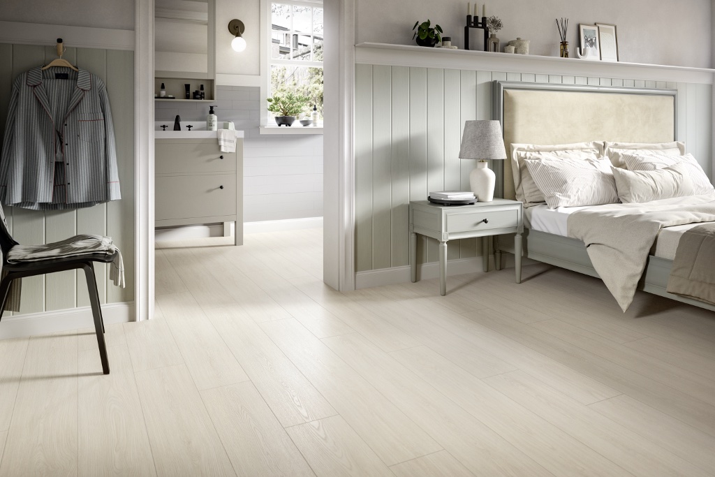 Lame de sol stratifié hydrofuge+ EGGER White Casella Oak 4