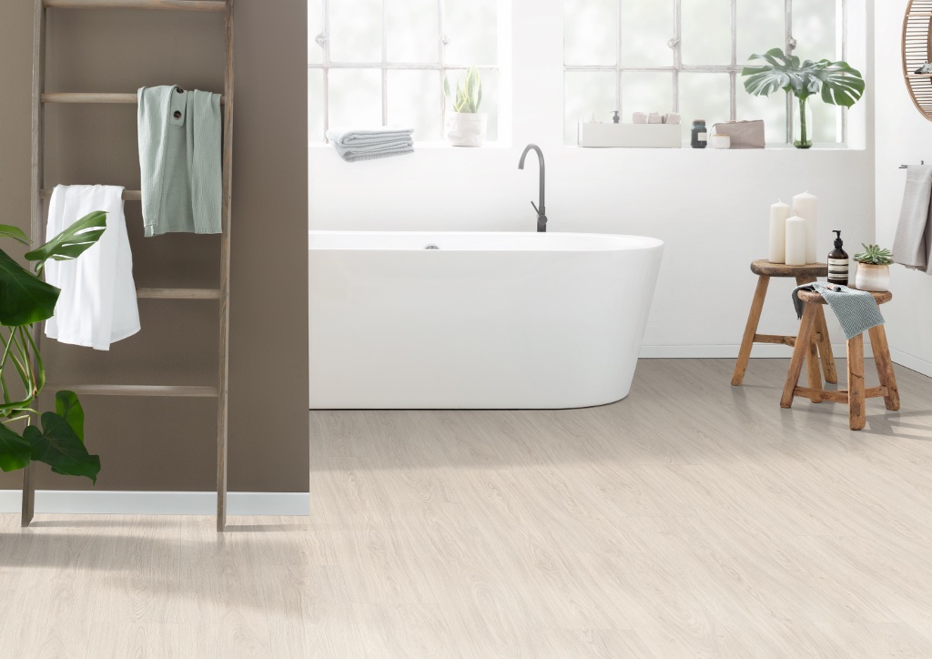 Lame de sol stratifié hydrofuge EGGER White Victoria Oak 4