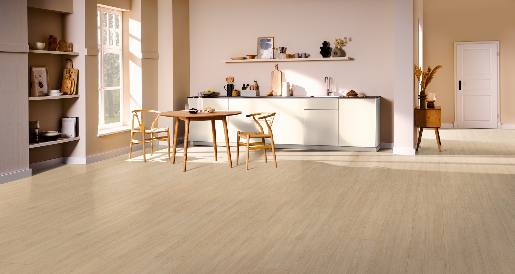 Lame de sol stratifié hydrofuge+ EGGER Light Natural Casella Oak 4