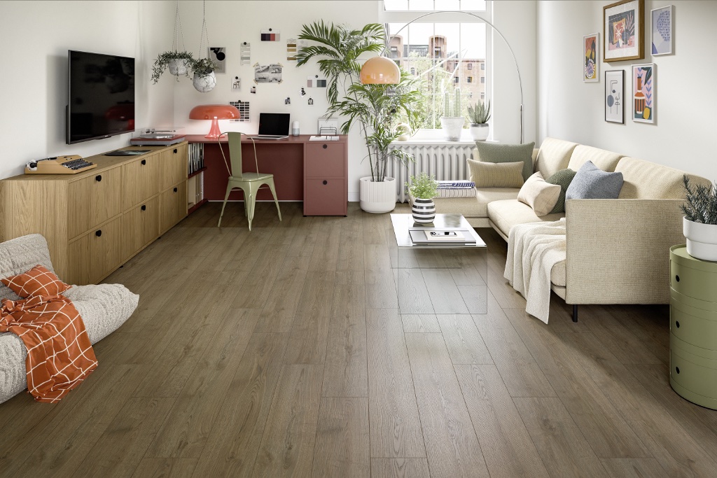 Lame de sol stratifié hydrofuge+ EGGER Dark Turin Oak 3