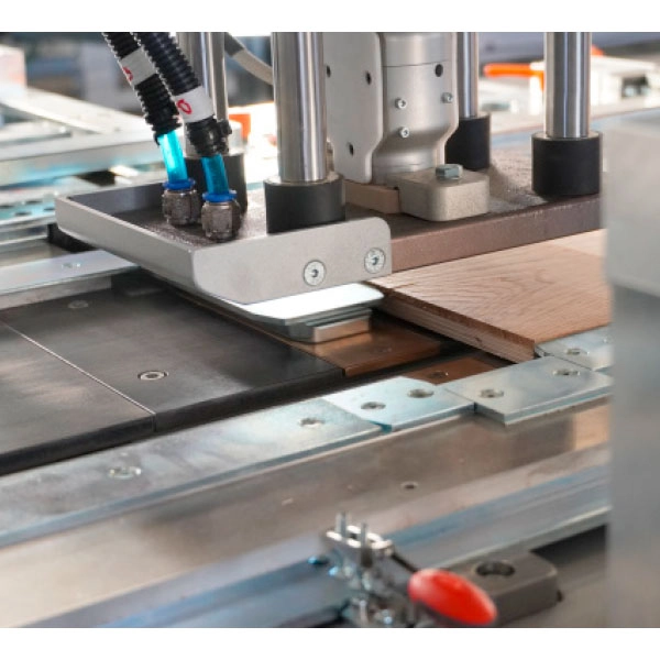 Machine de réparation du bois Wintersteiger TRC Board 2
