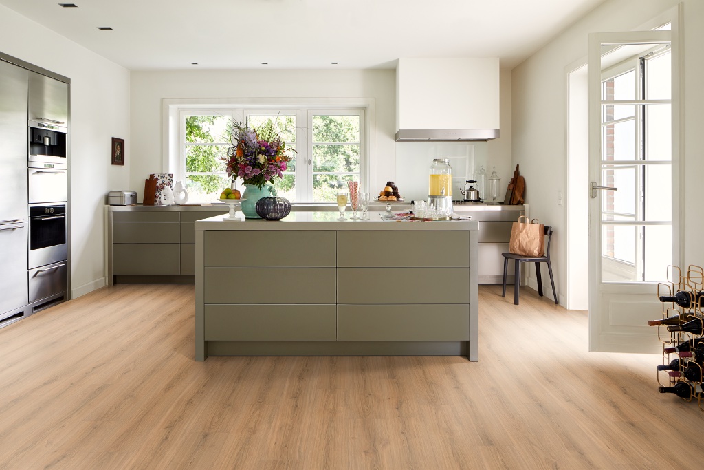 Lame de sol stratifié hydrofuge+ EGGER Honey Padua Oak 4