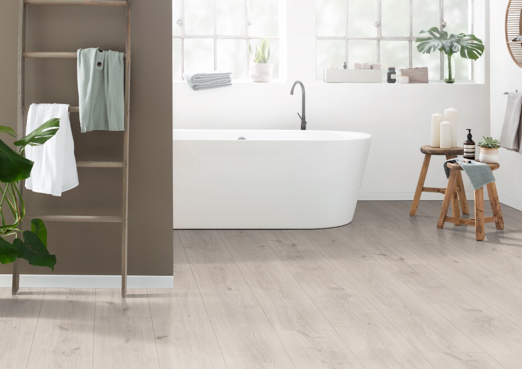 Lame de sol stratifié hydrofuge EGGER Light Grey Seefeld Oak 2