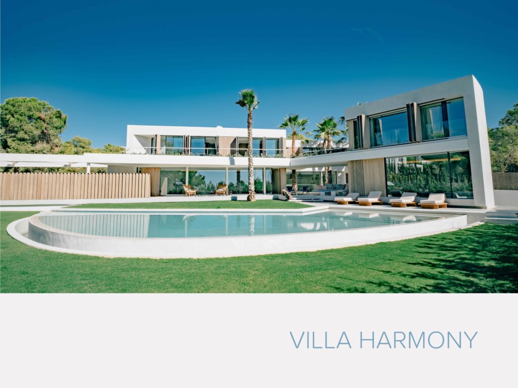 Terrasse et bardage Accoya pour la Villa Harmony à Ibiza