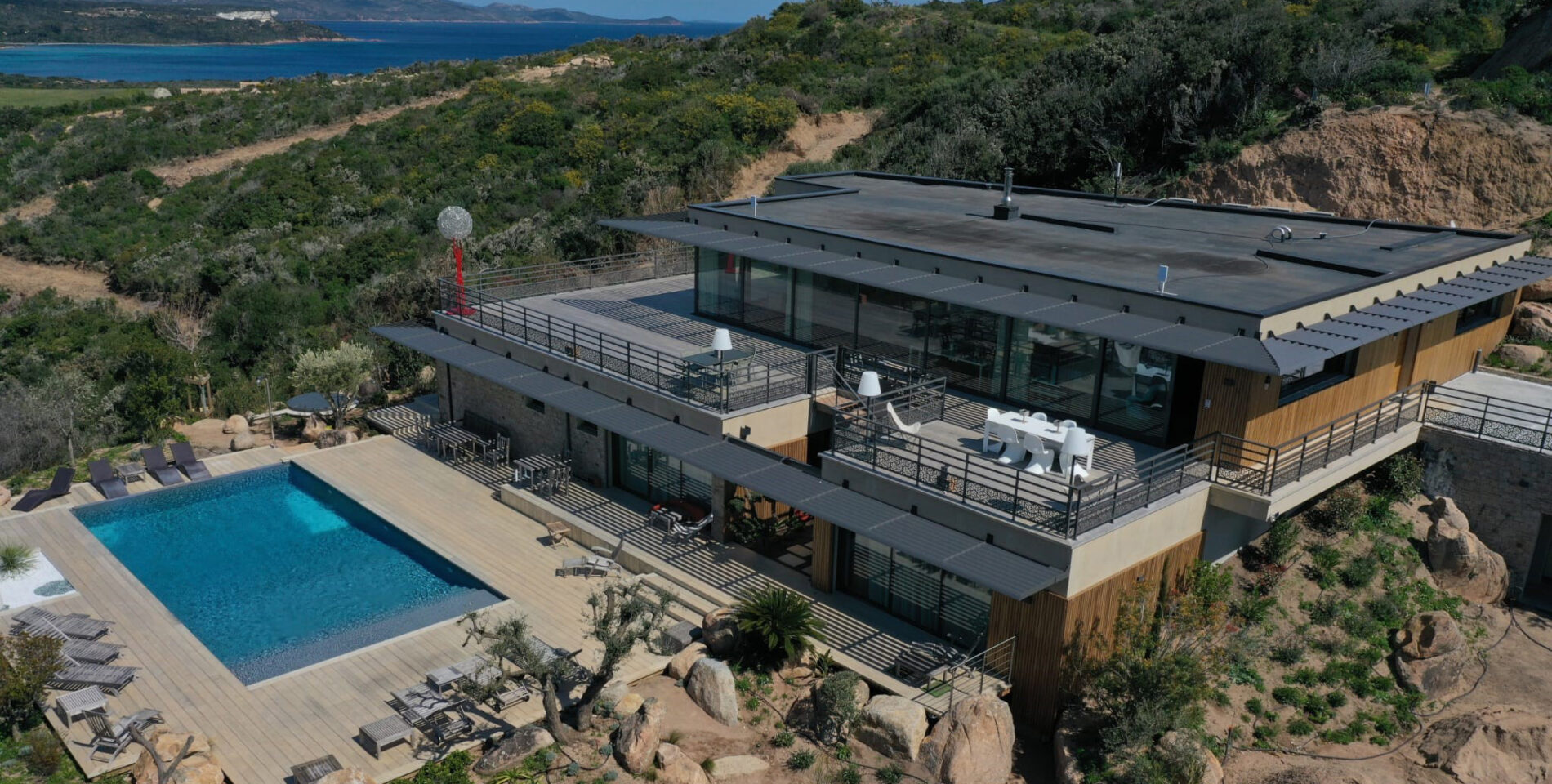 Deux terrasses Accoya en Corse