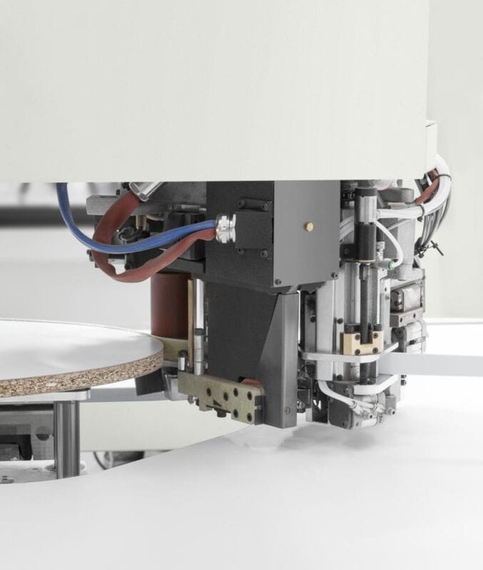 Centre d'usinage 5 axes plaquage SCM Accord 500edge 3