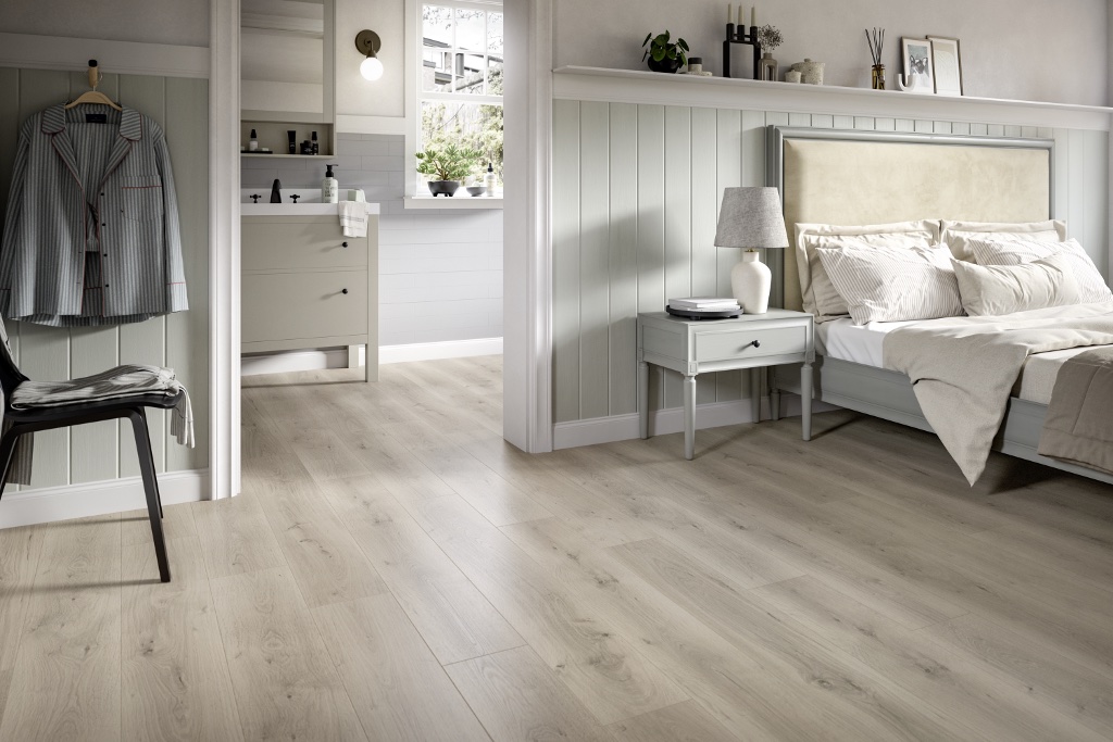 Lame de sol stratifié hydrofuge EGGER Light Grey Pinot Oak 4