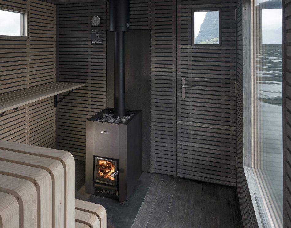 Un bateau-sauna en bois Accoya