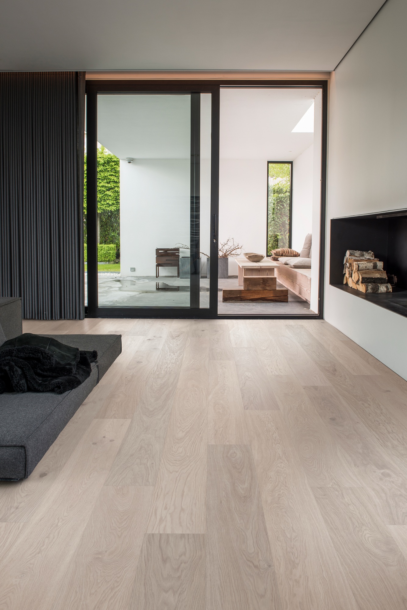 Lame de parquet hybride Bjelin Woodura Viarp chêne Powder White 2