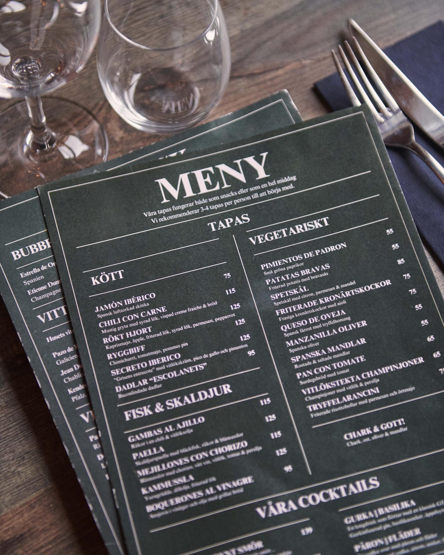 Un restaurant moderne et accueillant