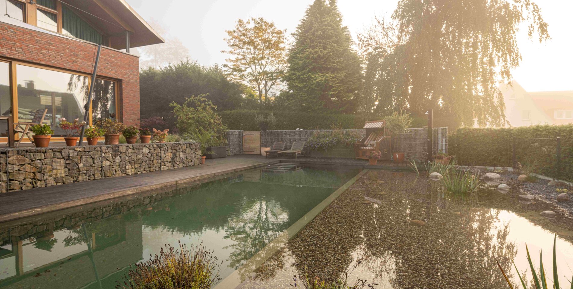 Accoya Color gris pour une terrasse élégante au cœur de la nature