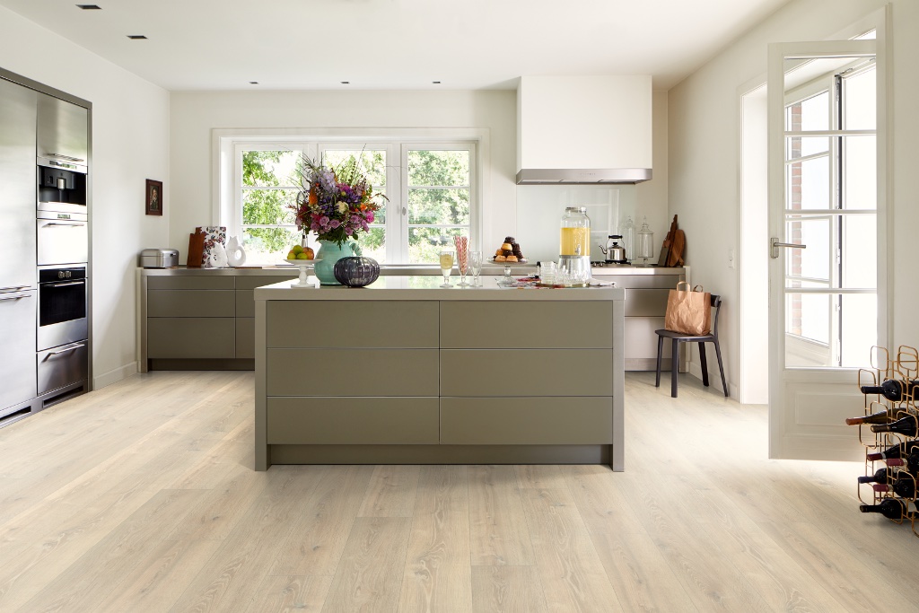 Lame de sol stratifié hydrofuge EGGER Sand beige Luena Oak 2