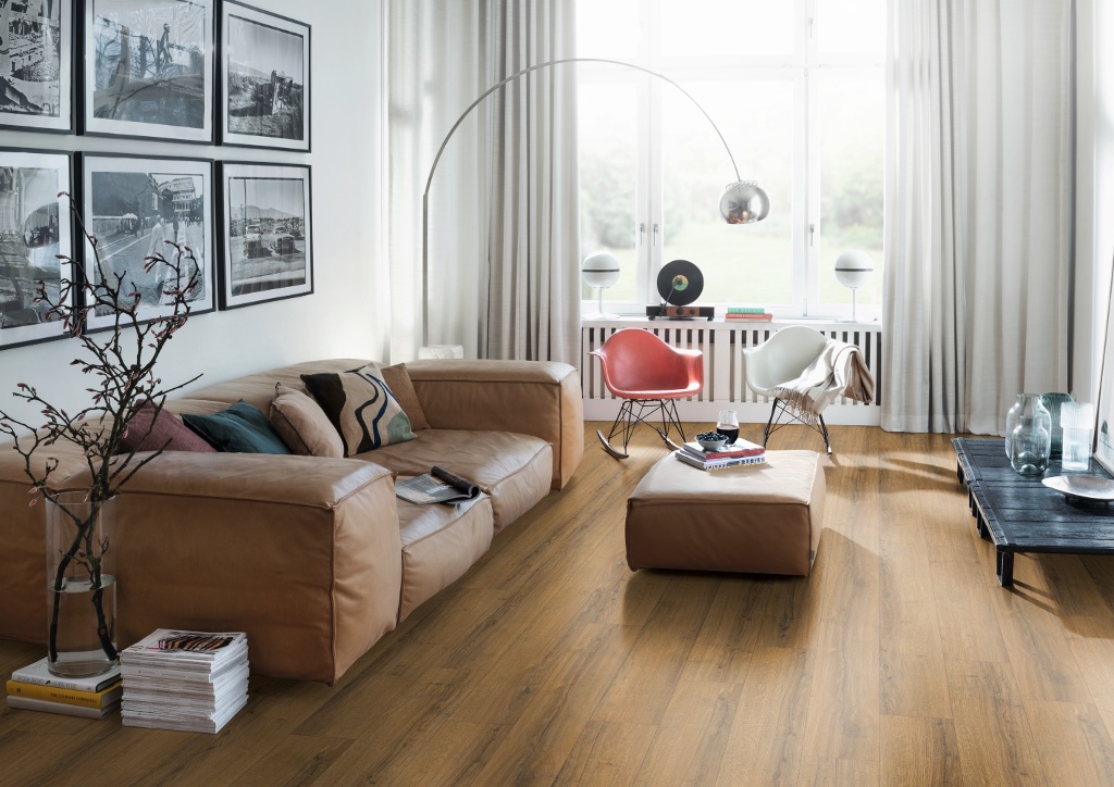 Lame de sol stratifié hydrofuge EGGER Cognac Brown Sherman Oak 3