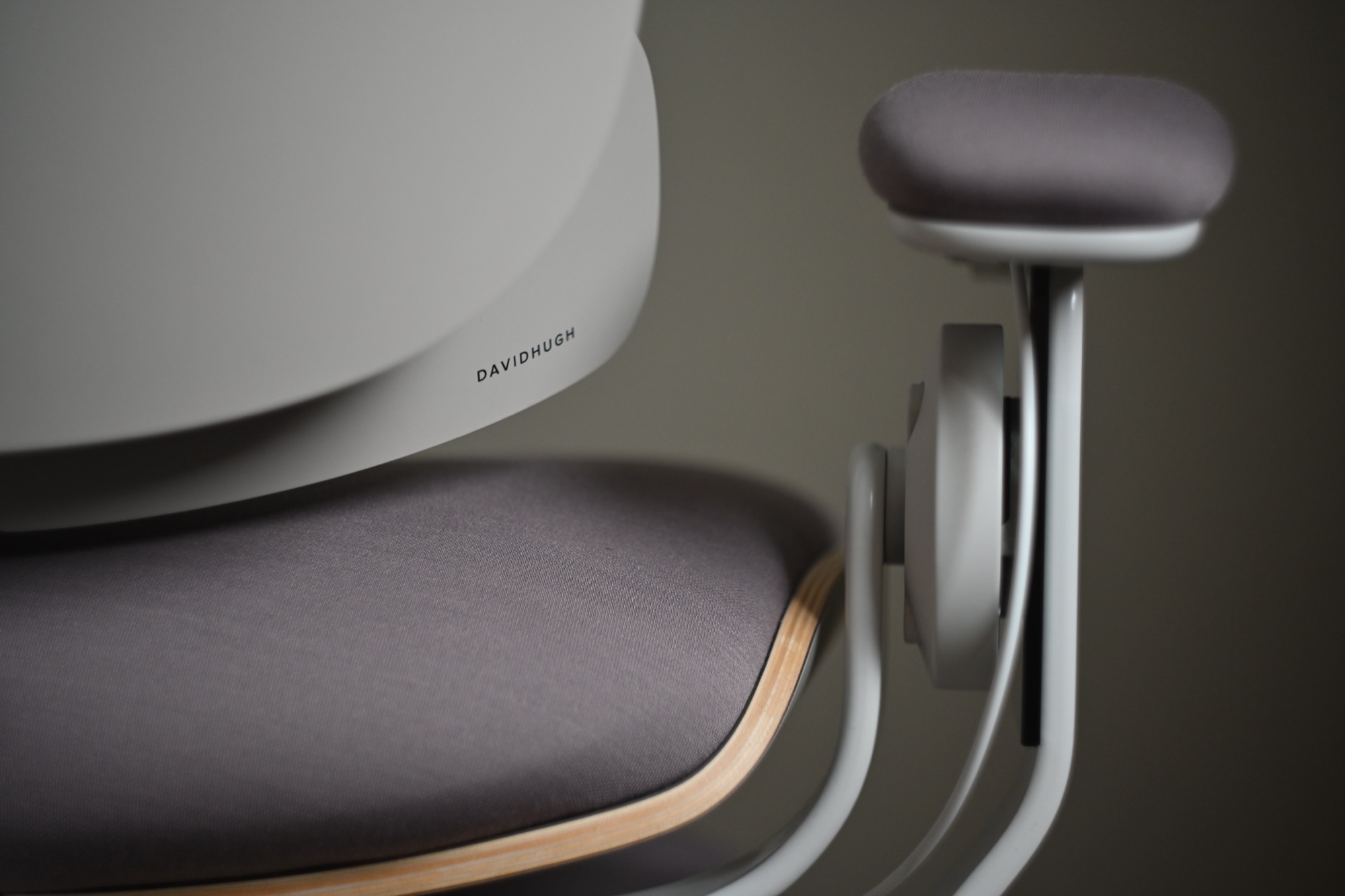 Chaise Aiora – DavidHugh