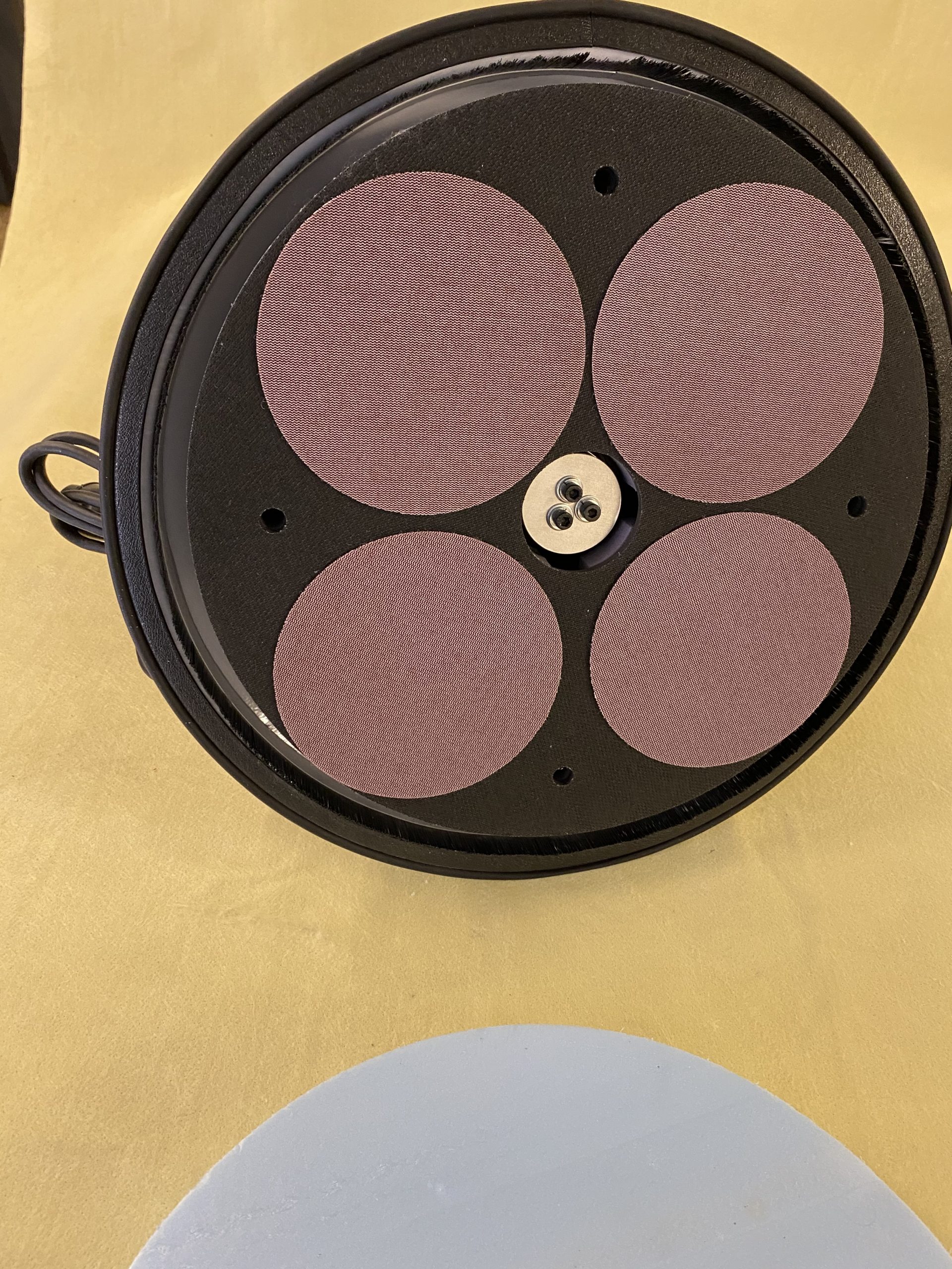 Ponceuse orbitale Maxi 38 pour ateliers qui travaillent avec les 2