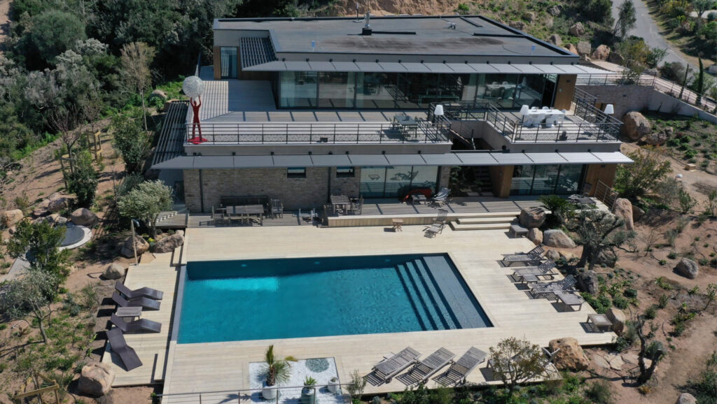 Deux terrasses Accoya en Corse