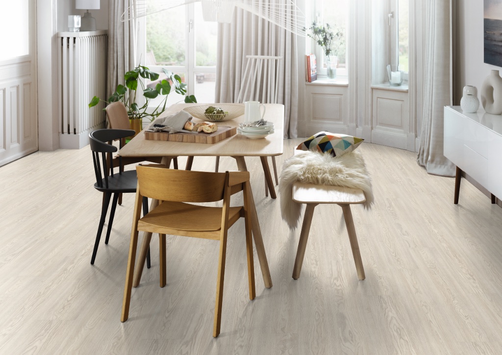 Lame de sol stratifié hydrofuge EGGER White Soria Oak 4