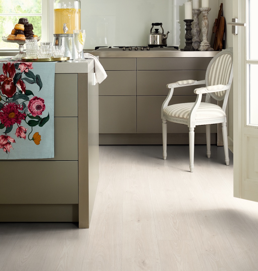 Lame de sol rigide EGGER AquaDura White Camden Oak 2