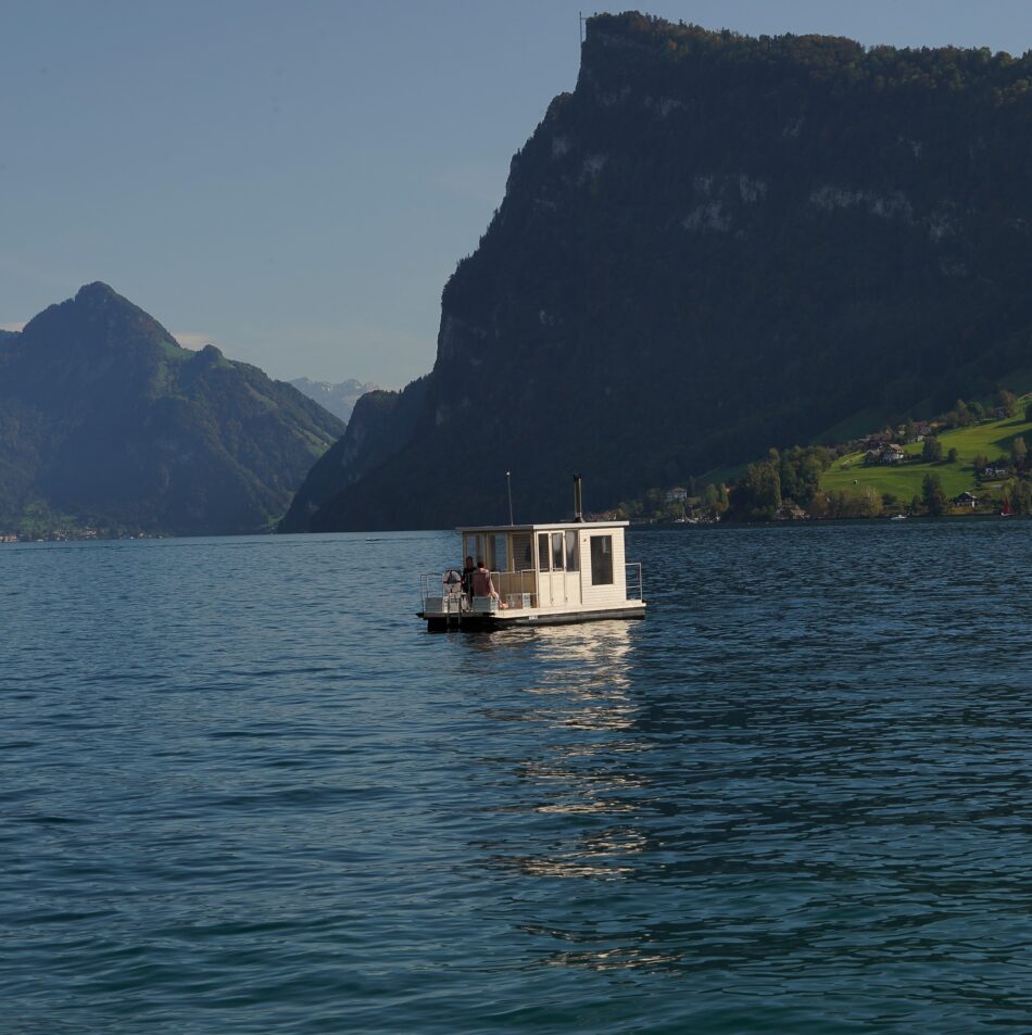 Un bateau-sauna en bois Accoya