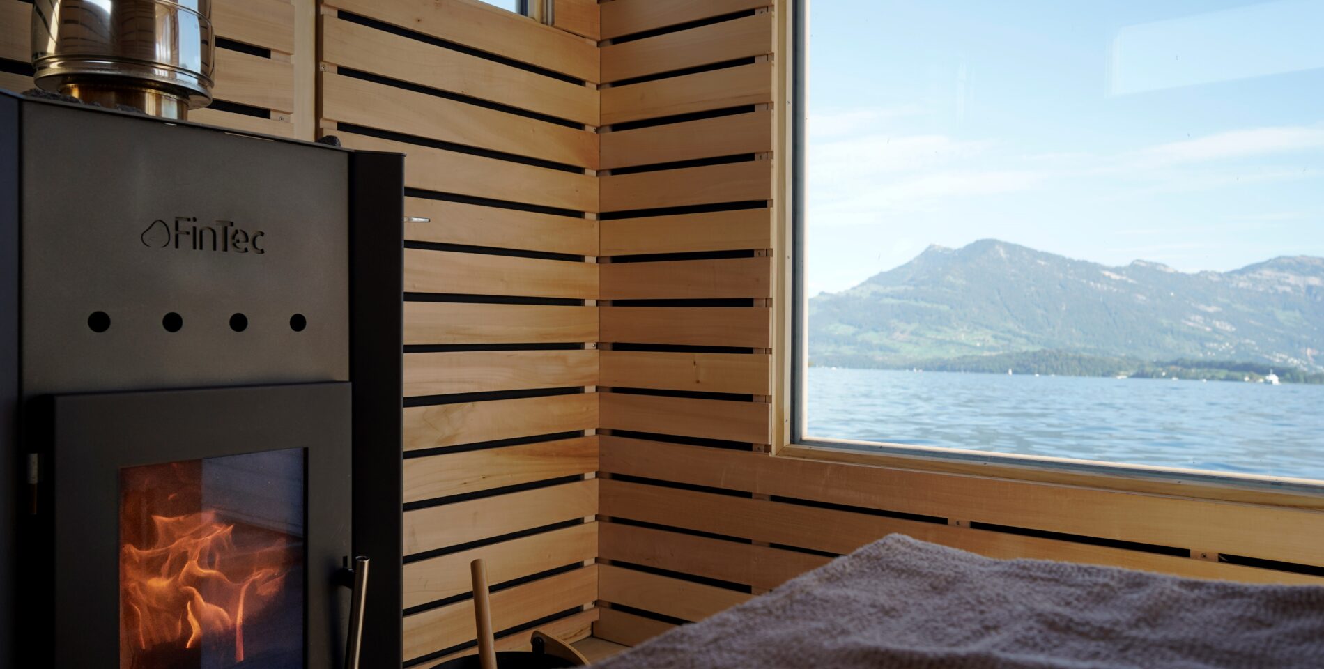 Un bateau-sauna en bois Accoya