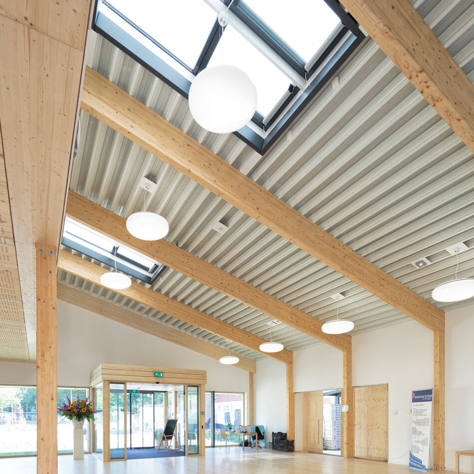 École américaine de La Haye : une ferme restaurée avec l'Accoya