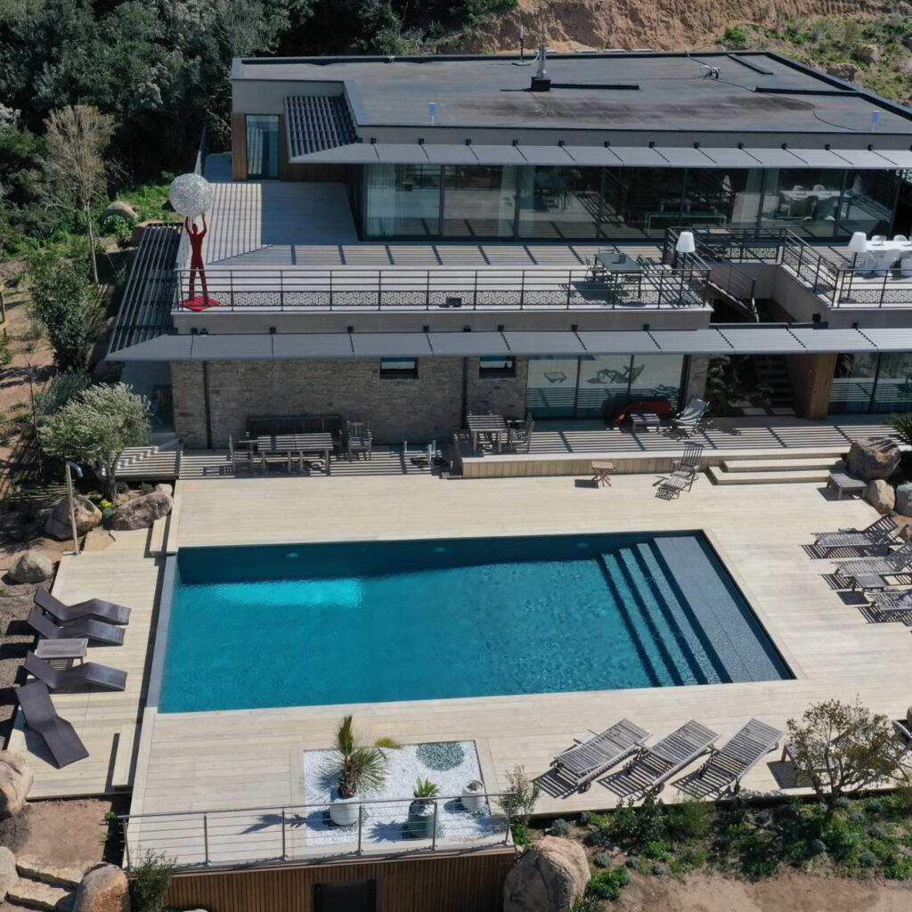 Deux terrasses Accoya en Corse
