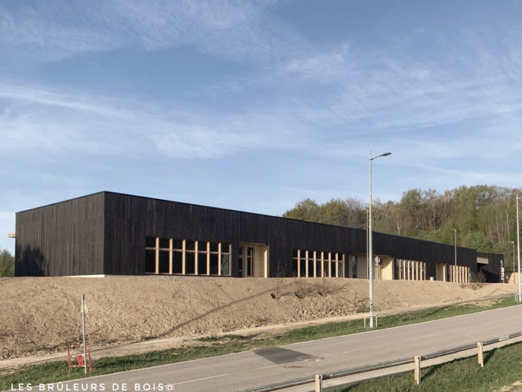 ESTER'UP à Limoges : un bardage bois brûlé en Accoya