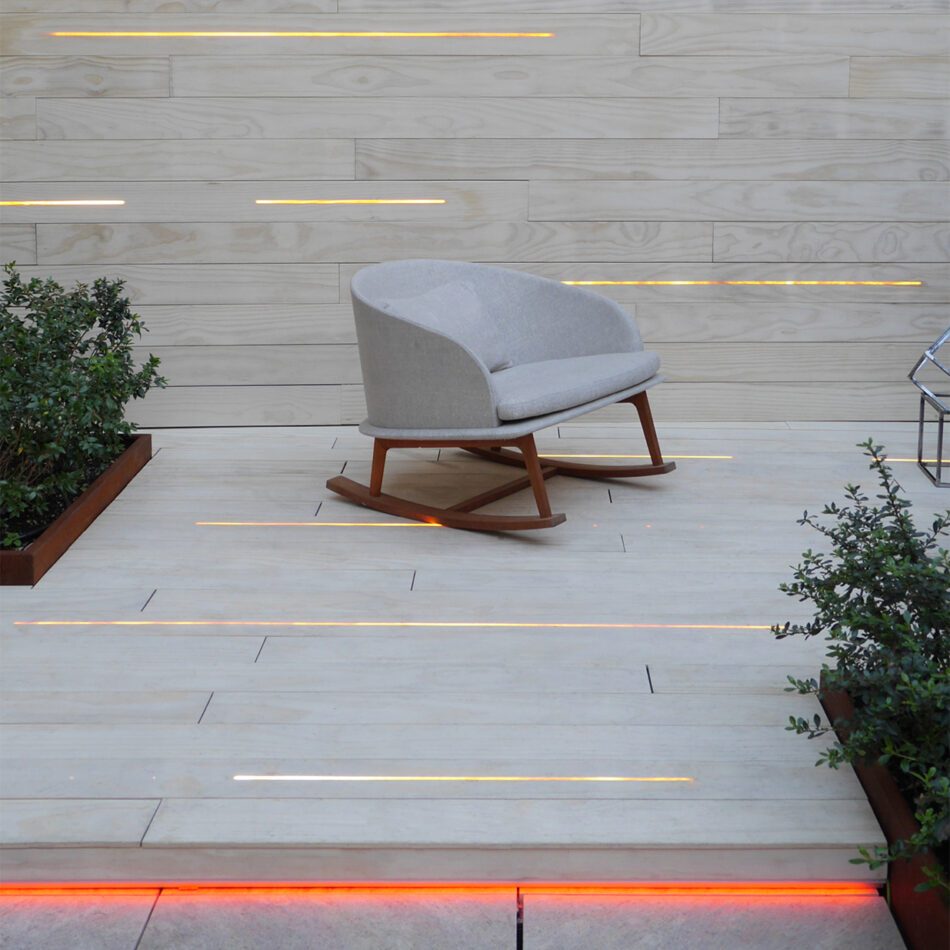 Terrasse avec éclairage LED intégré