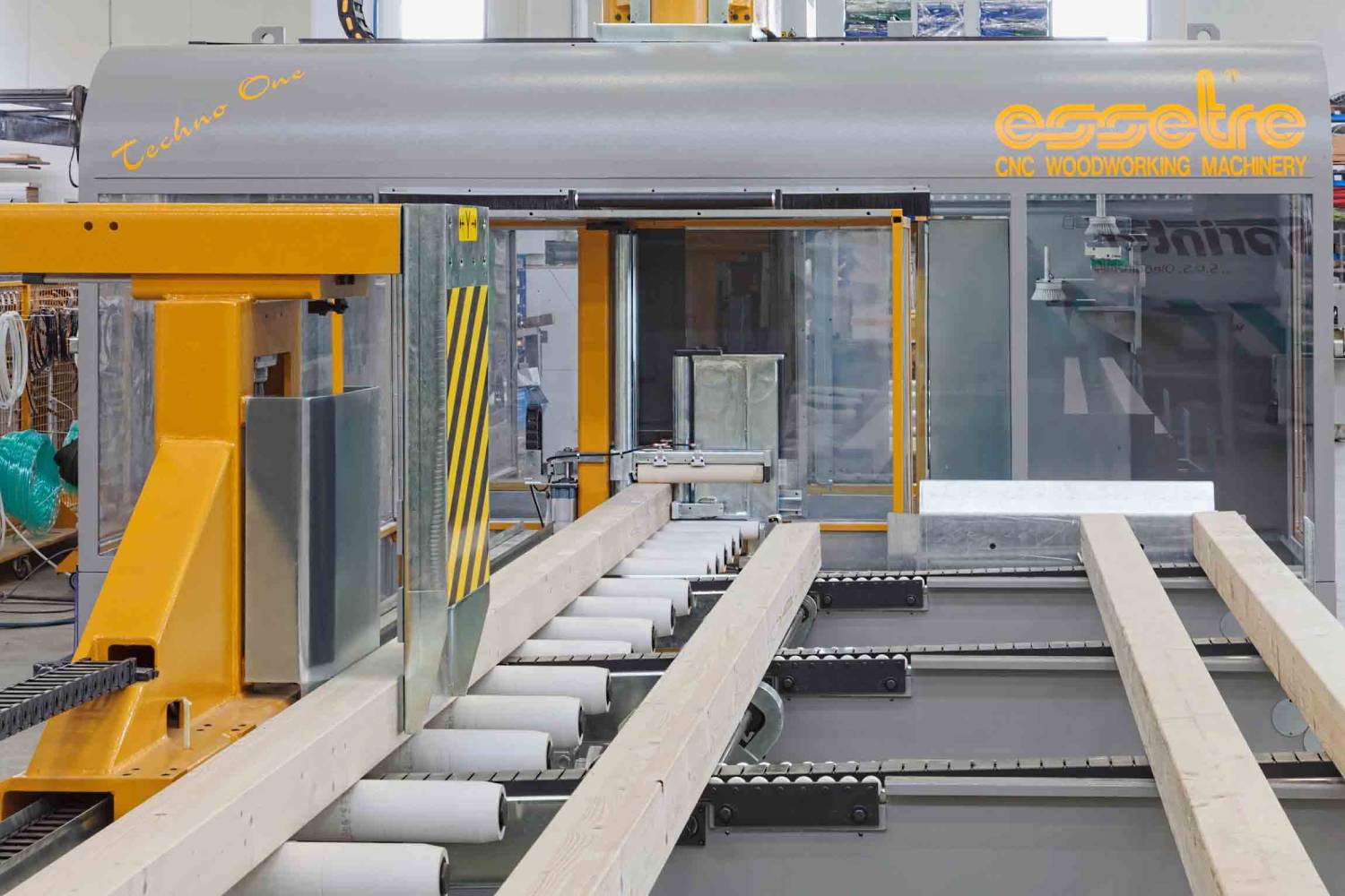 Centre de taille charpente Essetre Techno One 4
