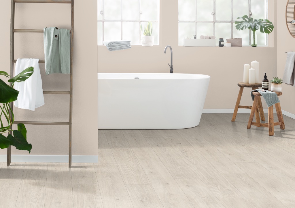 Lame de sol rigide EGGER AquaDura+ White Berdal Oak 2
