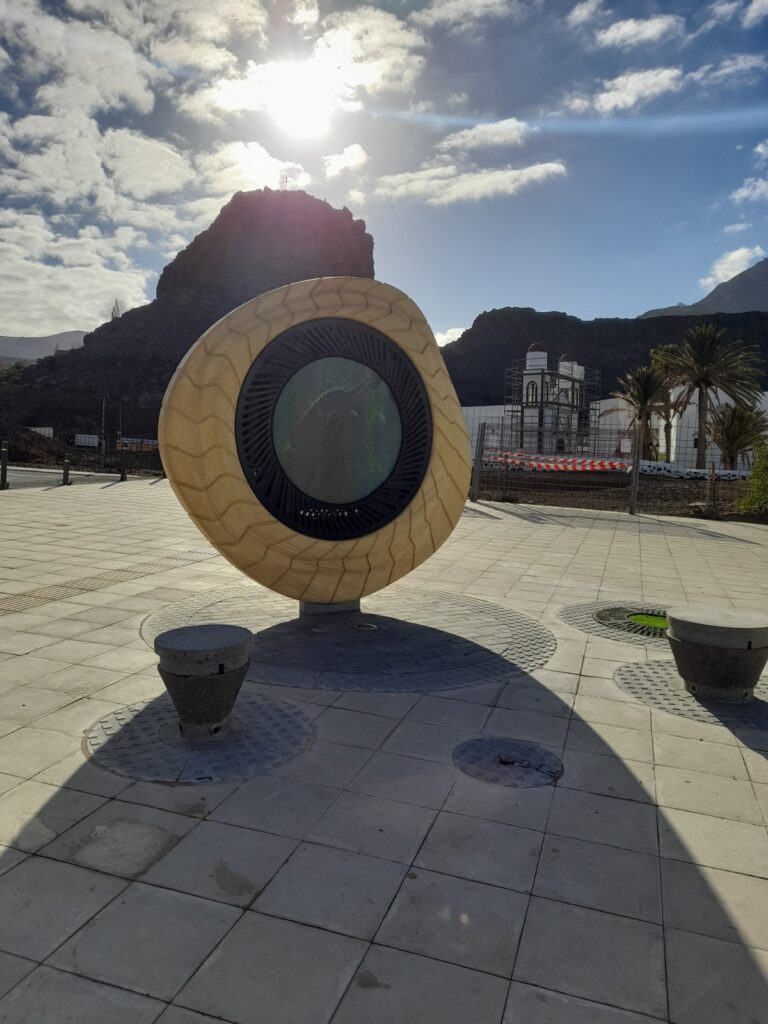 Des totems en Accoya aux Îles Canaries