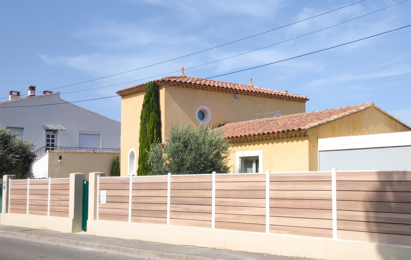 Clôture persienne maison provençale - Chêne Clair