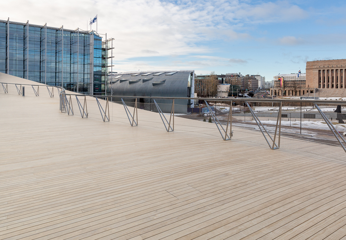 Terrasse de la bibliothèque nationale Oodi à Helsinki