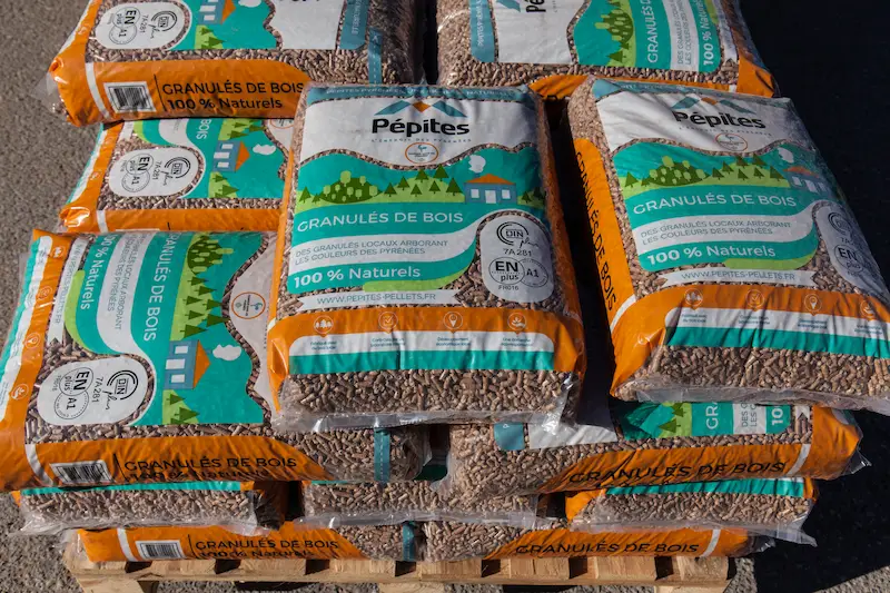Granulés de bois résineux 100 % français 2