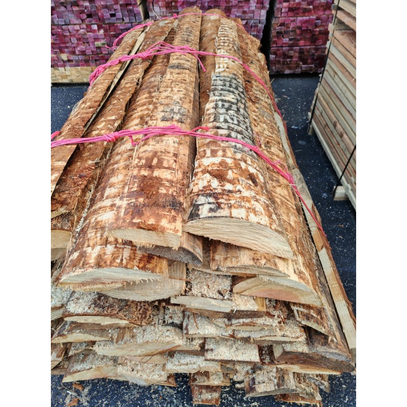 Palette de bois de dosses (60 pièces environ) en Douglas de 2,50 m de long 4