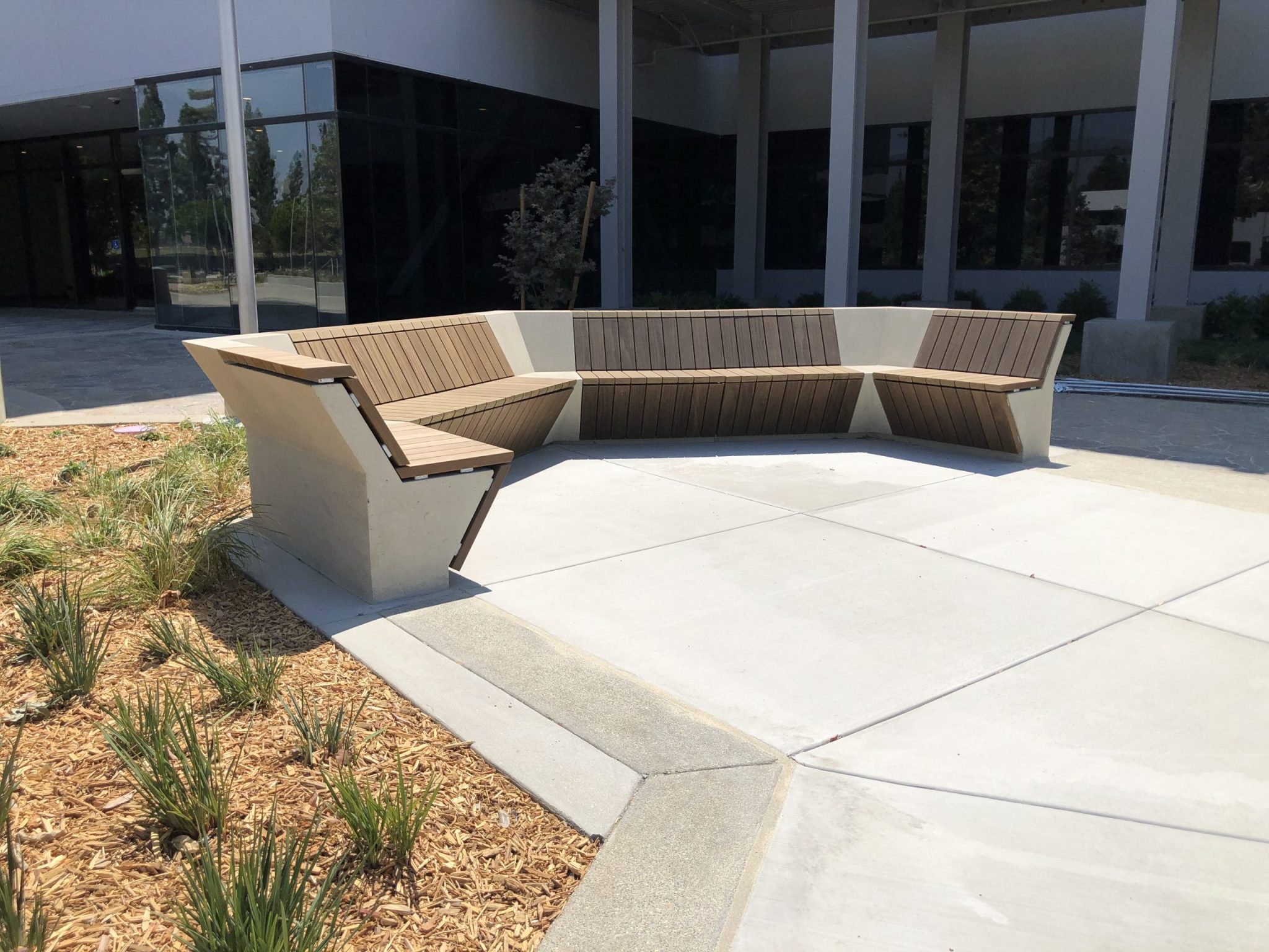 Mobilier extérieur, Inland Empire Health Plan, Rancho Cucamonga