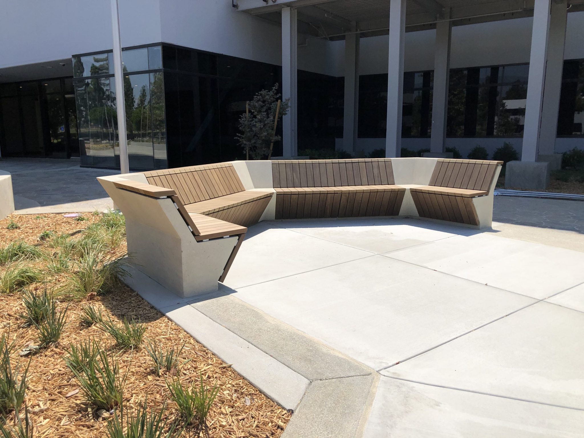 Mobilier extérieur, Inland Empire Health Plan, Rancho Cucamonga