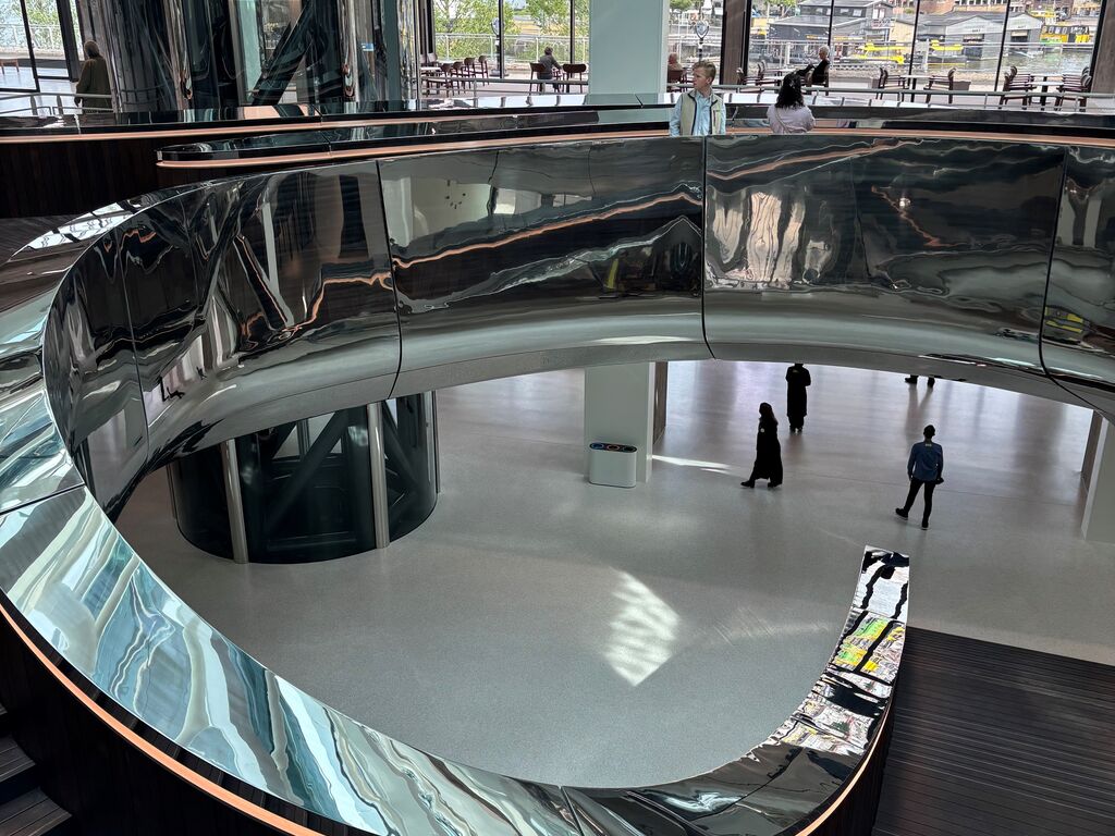 Musée Fenix et escalier Tornado, Rotterdam
